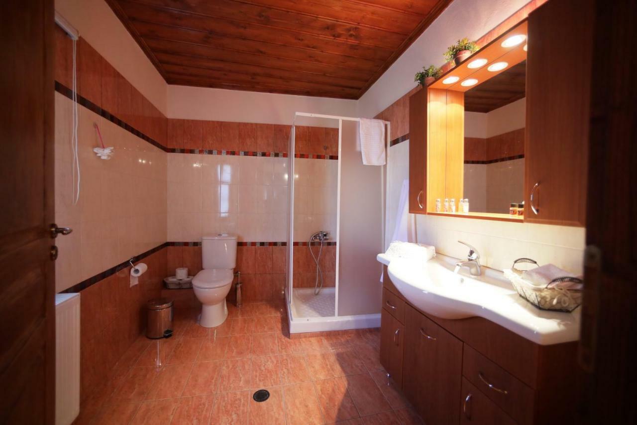 Dora'S House At Agios Germanos Prespes Guest House ภายนอก รูปภาพ