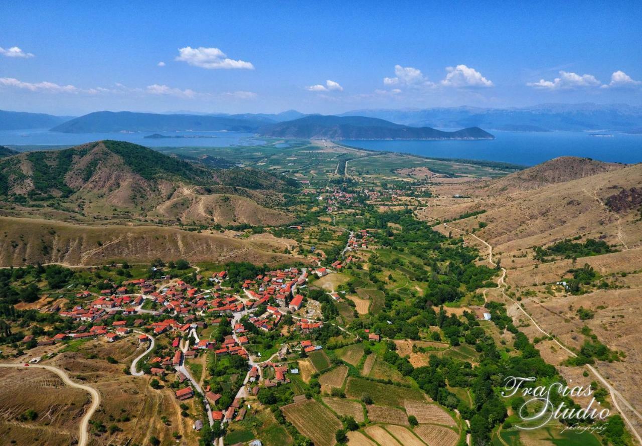 Dora'S House At Agios Germanos Prespes Guest House ภายนอก รูปภาพ